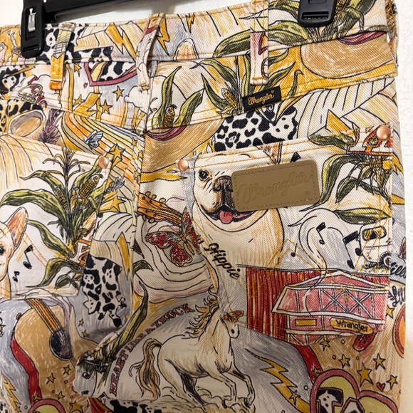 Lainey Wilson X Wrangler Bellbottom Jeans - Picture 7 of 7